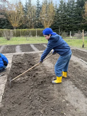 Foto des Albums: Acker - Projekt Schulgarten - Klasse 4
