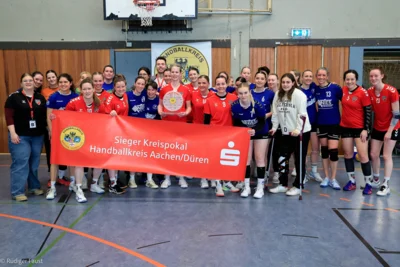 B-Pokal Frauen  (Bild vergr&ouml;&szlig;ern)