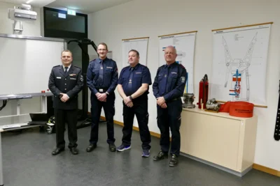 alte und neue Wehrf&uuml;hrung  (Bild vergr&ouml;&szlig;ern)