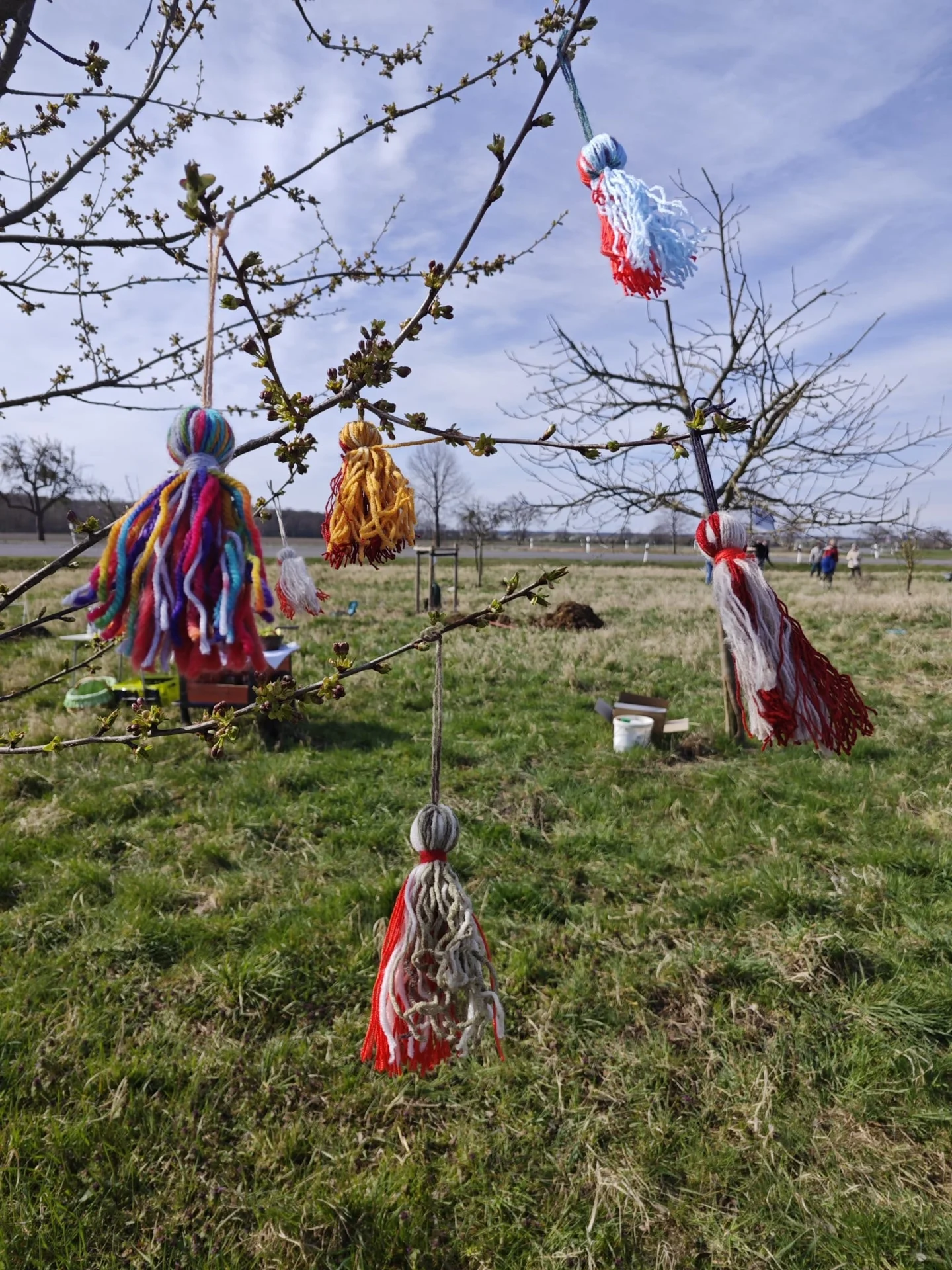 Bild: kleine Baumgeister die uns Glück bringen sollen