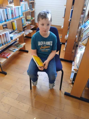 Foto des Albums: Besuch in der Gemeindebücherei