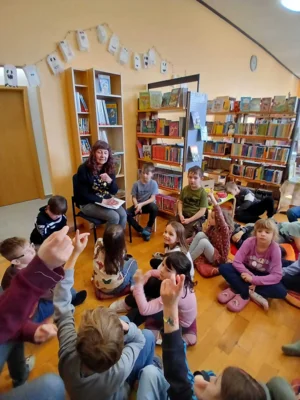 Foto des Albums: Besuch in der Gemeindebücherei