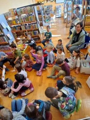 Foto des Albums: Besuch in der Gemeindebücherei