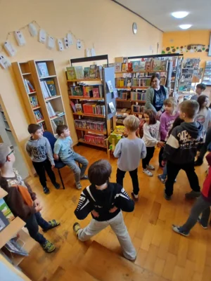Foto des Albums: Besuch in der Gemeindebücherei