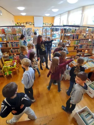Foto des Albums: Besuch in der Gemeindebücherei