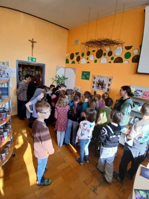 Foto des Albums: Besuch in der Gemeindebücherei