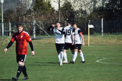Foto des Albums: SV 1919 Prösen - SV Lok Uebigau