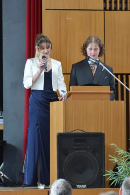 Rede des Abiturjahrgangs von Finnja Zahl und Lilly Schwindt 