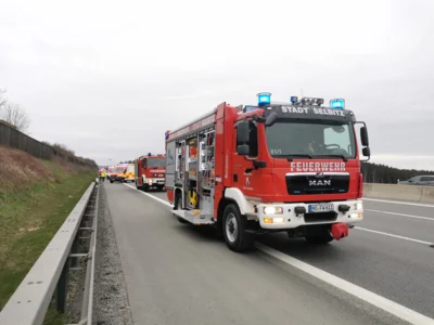Foto des Albums: VU mit Bus auf der A9 am 28.03.26