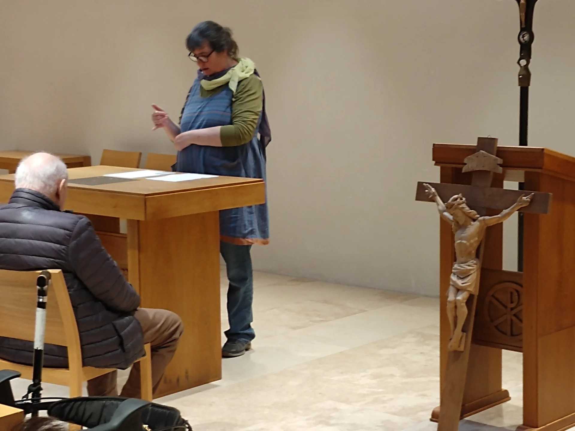 Bild: biblische Lesung zur Passionsandacht
