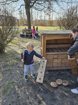 Schr&auml;nke einr&auml;umen  (Bild vergr&ouml;&szlig;ern)