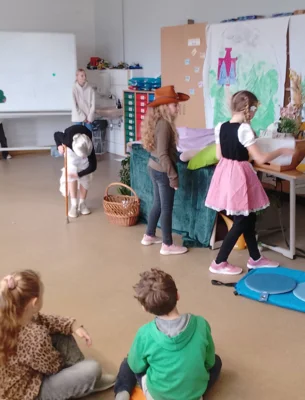 Foto des Albums: Theaterstück Klasse - Rotkäppchen