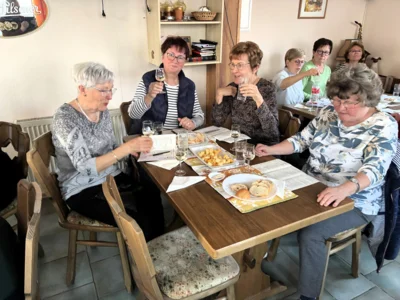 Foto des Albums: Weinverkostung in Neuendorf