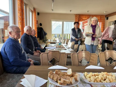 Foto des Albums: Weinverkostung in Neuendorf