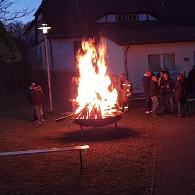 Foto des Albums: Osterfeuer Tessenow und Poltnitz