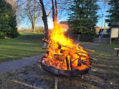 Foto des Albums: Osterfeuer Tessenow und Poltnitz