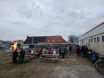 Foto des Albums: Osterfeuer Tessenow und Poltnitz