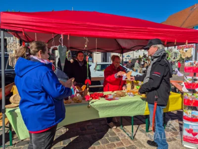 Foto des Albums: Sonne satt beim Frühlingsmarkt, dem ersten PriMa-Treff 2026