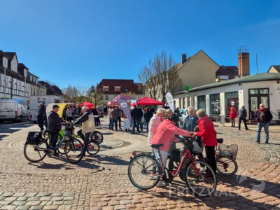 Foto des Albums: Sonne satt beim Frühlingsmarkt, dem ersten PriMa-Treff 2026