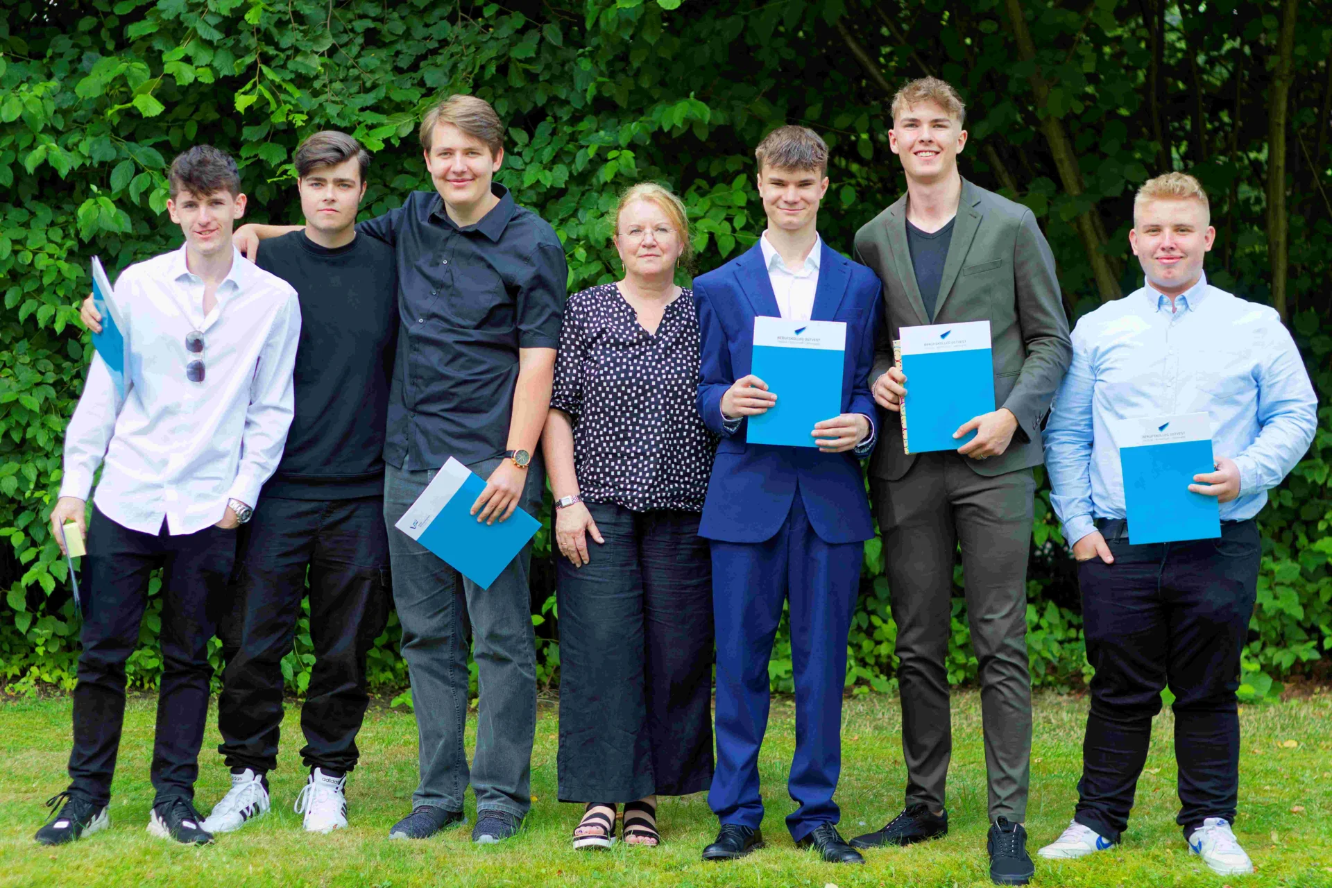 Bild: Unsere Absolvent*innen der Zweijährigen Berufsfachschule für Metalltechnik: