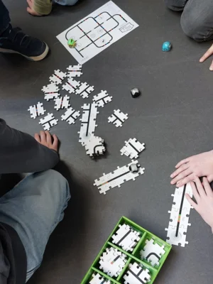 Vorschaubild: Digital-AG Klasse 5: Ozobots