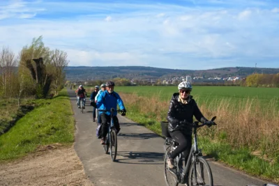 G&auml;nsefu&szlig;weg - Der Deister im R&uuml;cken  (Bild vergr&ouml;&szlig;ern)