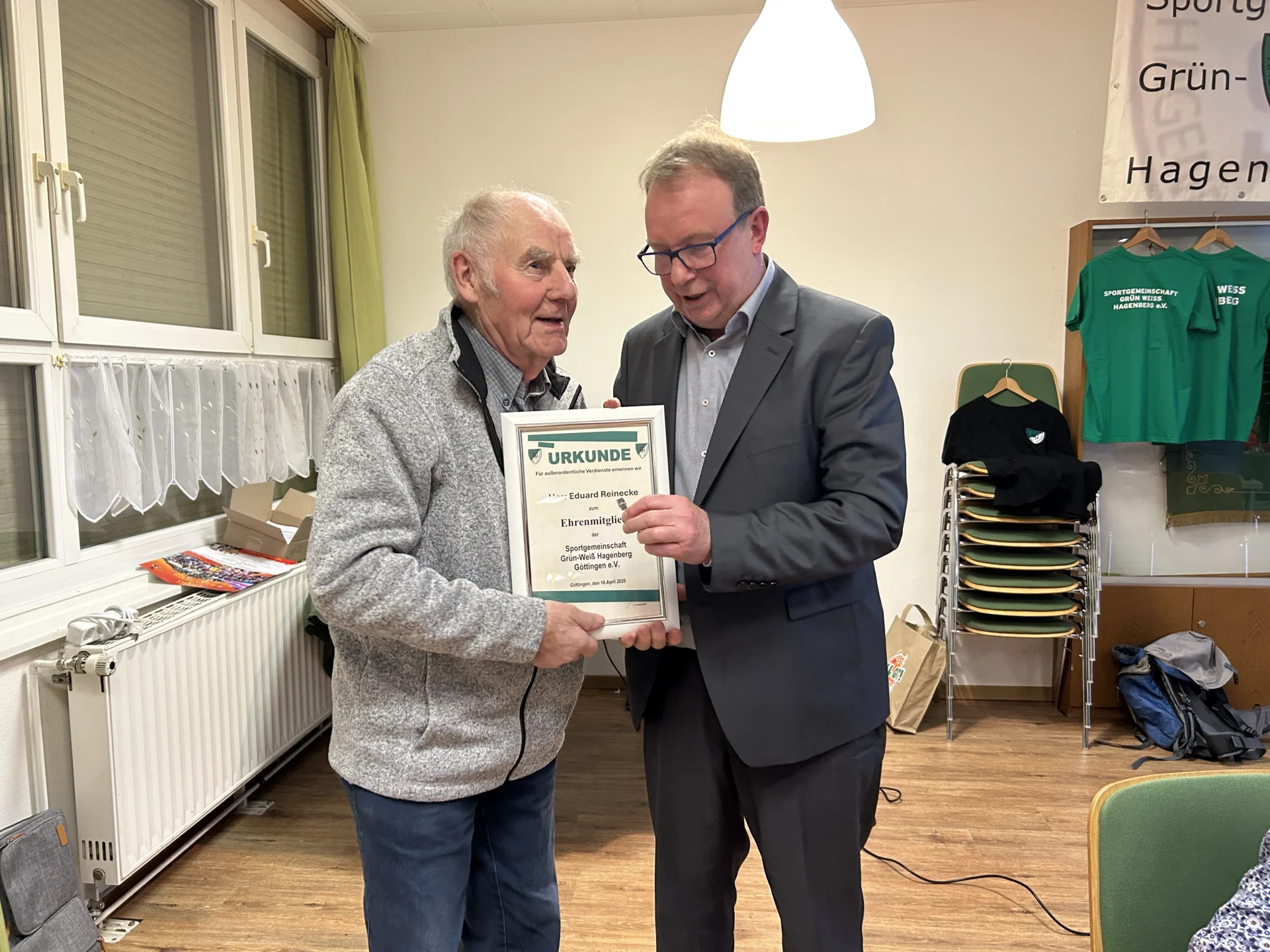 Bild: Neues Ehrenmitglied Eduard Reinecke