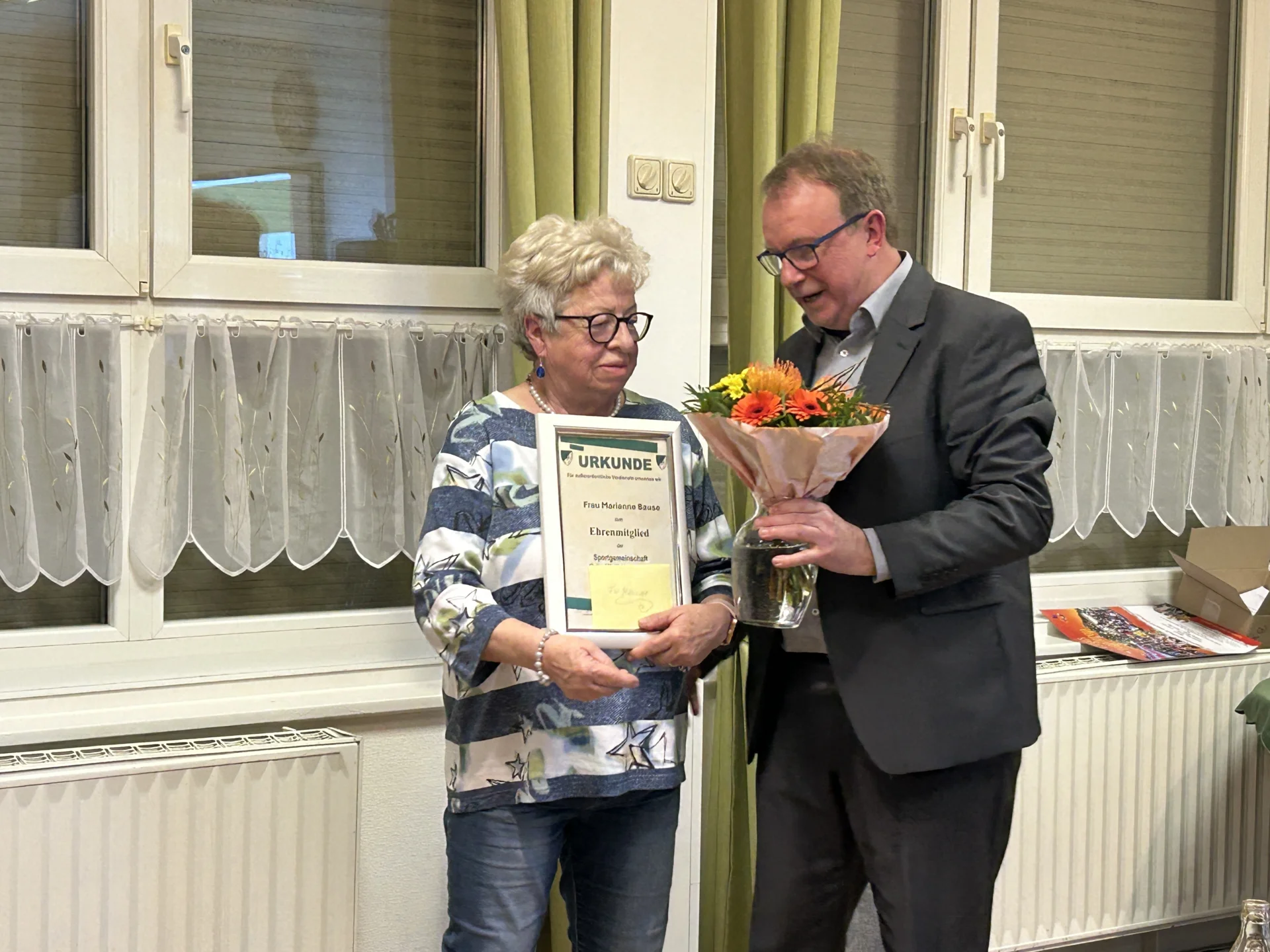 Bild: Neues Ehrenmitglied Marianne Bause