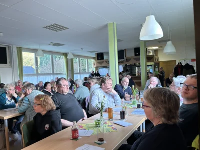 Versammlung  (Bild vergr&ouml;&szlig;ern)