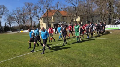 Foto des Albums: Bilder vom flotten Spiel in Weißwasser (Turnerheim)