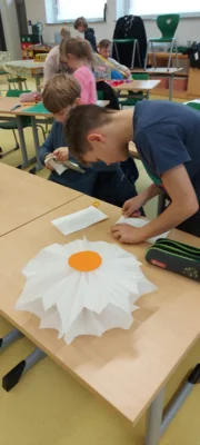 Foto des Albums: Ferienhort - Frühlingsbasteln 🌺 ☀️