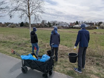 Hier wurde flei&szlig;ig auf dem Radweg zwischen Erlenstra&szlig;e und Bonner Stra&szlig;e gesammelt (Foto: Janna Fabeck).  (Bild vergr&ouml;&szlig;ern)