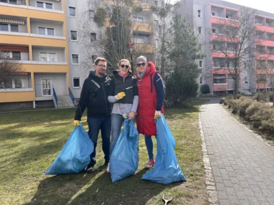 Aufger&auml;umt und gespielt wurde im Bereich des Spielplatzes Falkenstra&szlig;e (Foto: Sina Neuendorf).  (Bild vergr&ouml;&szlig;ern)