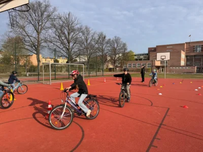 Foto des Albums: Fahrrad macht Schule: Sicher unterwegs von Anfang an