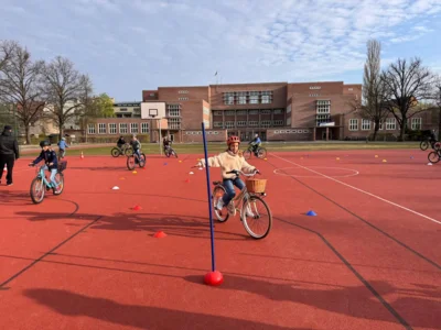 Foto des Albums: Fahrrad macht Schule: Sicher unterwegs von Anfang an