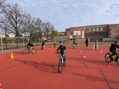 Foto des Albums: Fahrrad macht Schule: Sicher unterwegs von Anfang an