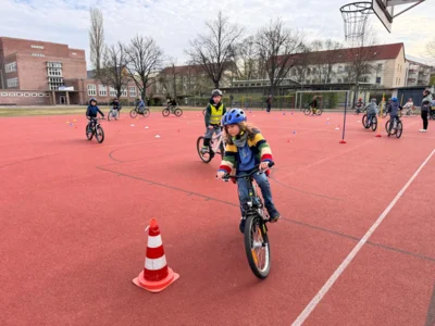 Foto des Albums: Fahrrad macht Schule: Sicher unterwegs von Anfang an