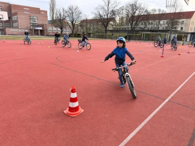 Foto des Albums: Fahrrad macht Schule: Sicher unterwegs von Anfang an