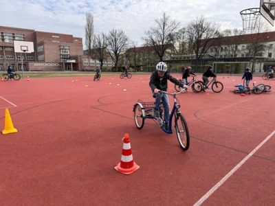 Foto des Albums: Fahrrad macht Schule: Sicher unterwegs von Anfang an