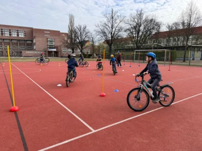 Foto des Albums: Fahrrad macht Schule: Sicher unterwegs von Anfang an