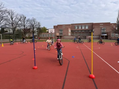 Foto des Albums: Fahrrad macht Schule: Sicher unterwegs von Anfang an