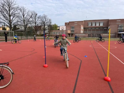 Foto des Albums: Fahrrad macht Schule: Sicher unterwegs von Anfang an