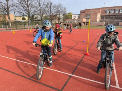 Foto des Albums: Fahrrad macht Schule: Sicher unterwegs von Anfang an