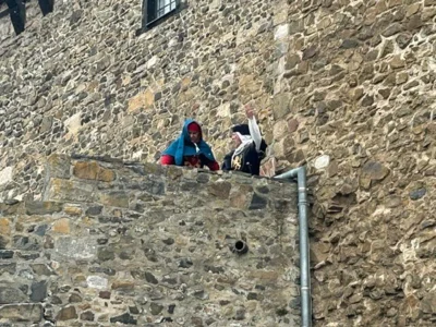 Greifenritter rufen vom Burgturm &copy;Ch.Breuer  (Bild vergr&ouml;&szlig;ern)