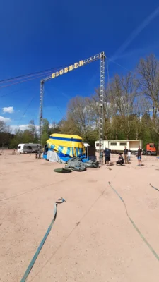 Foto des Albums: Aufbau Zirkuszelt