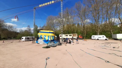 Foto des Albums: Aufbau Zirkuszelt