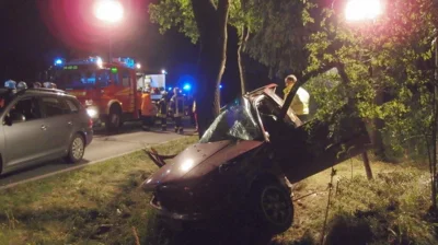 Foto des Albums: Hilfeleistung * Verkehrsunfall * Velpke-Wahrstedt *  12.08.2012 * 00.42 Uhr