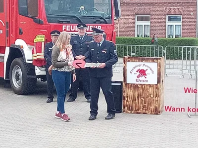 Foto des Albums: Fahrzeugübergabe Weisen