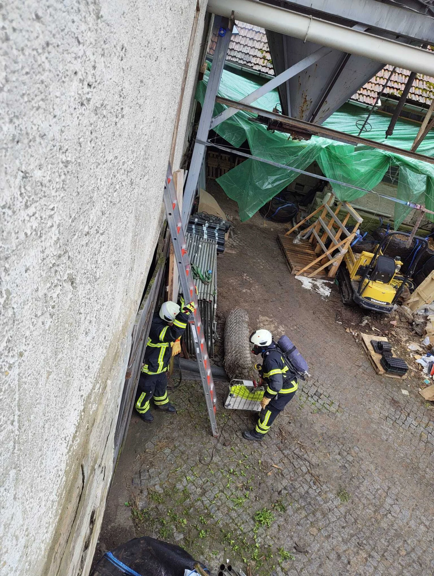 Bild: aufbauen der Leiter