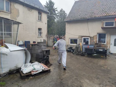 Lageerkundung mit panischen Eigent&uuml;mer  (Bild vergr&ouml;&szlig;ern)